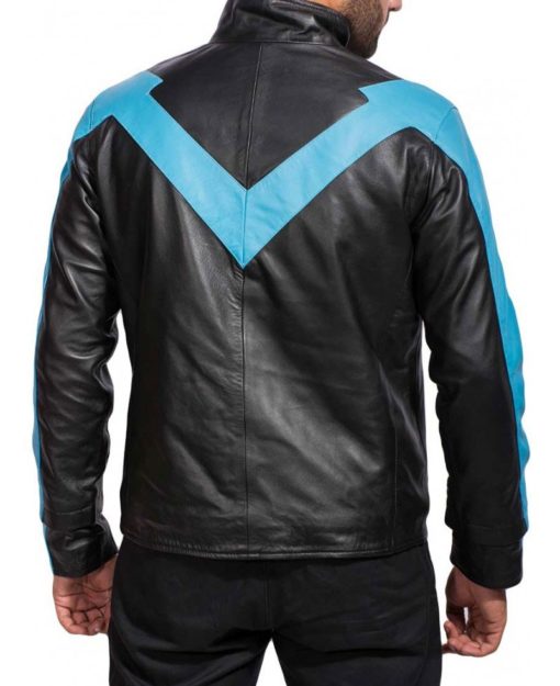 "Men's Nightwing leather jacket inspired by Dick Grayson costume"

"Black and blue PU leather Nightwing cosplay jacket for men"

"Front view of Nightwing biker-style jacket with YKK zipper"

"Stand collar Nightwing motorcycle jacket with open hem cuffs"

"Side angle of Dick Grayson Nightwing PU leather cosplay outfit"

