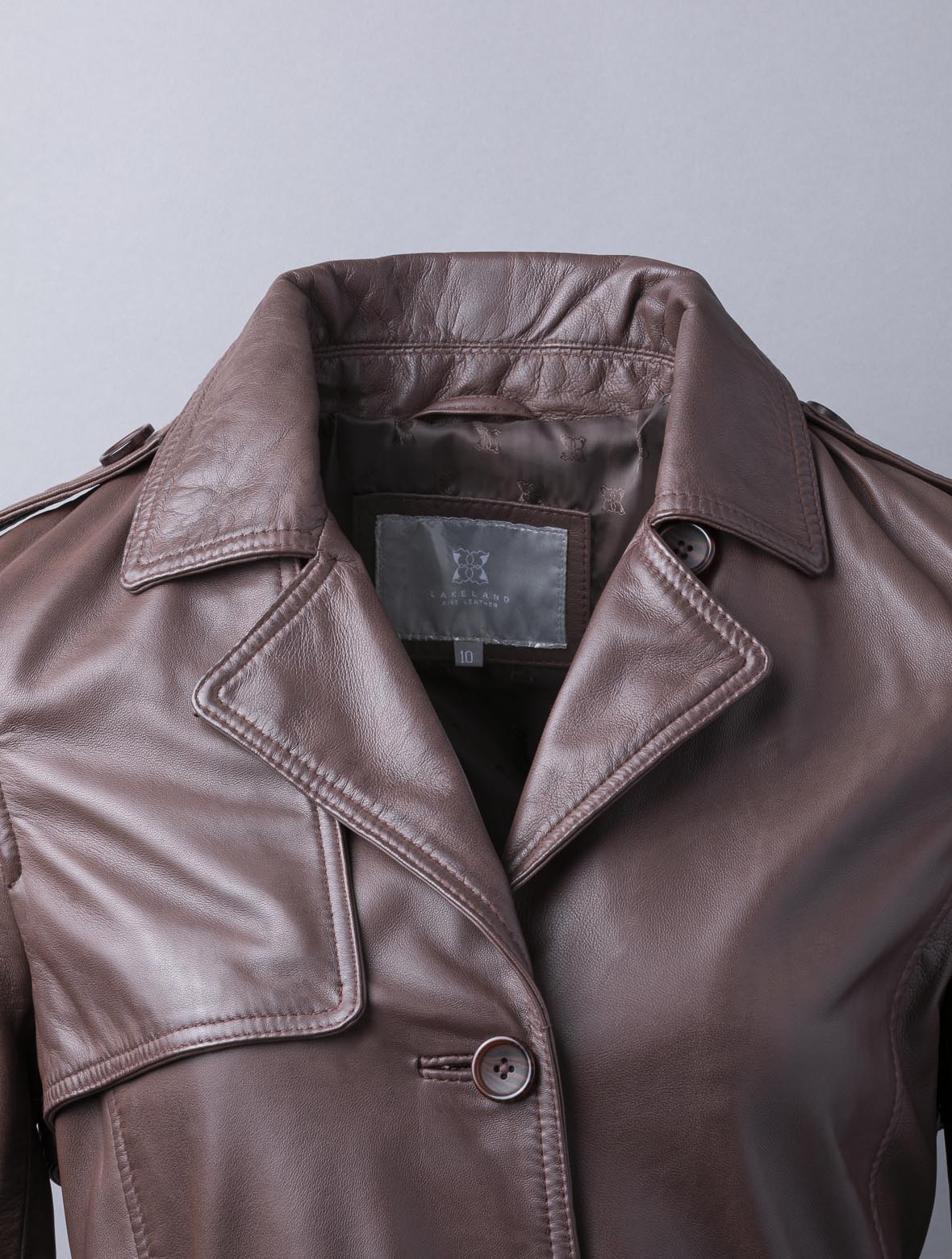 Perth women’s trench coat in classic beige with tailored fit and belt detail

