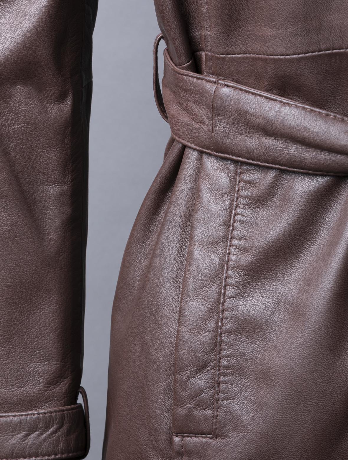 Perth women’s trench coat in classic beige with tailored fit and belt detail

